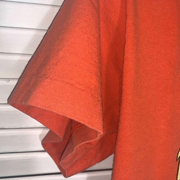 Vintage 90’s Orange Six Flags Theme Parks Graphic Tasmanian Devil T-Shirt Small - Picture 2 of 12